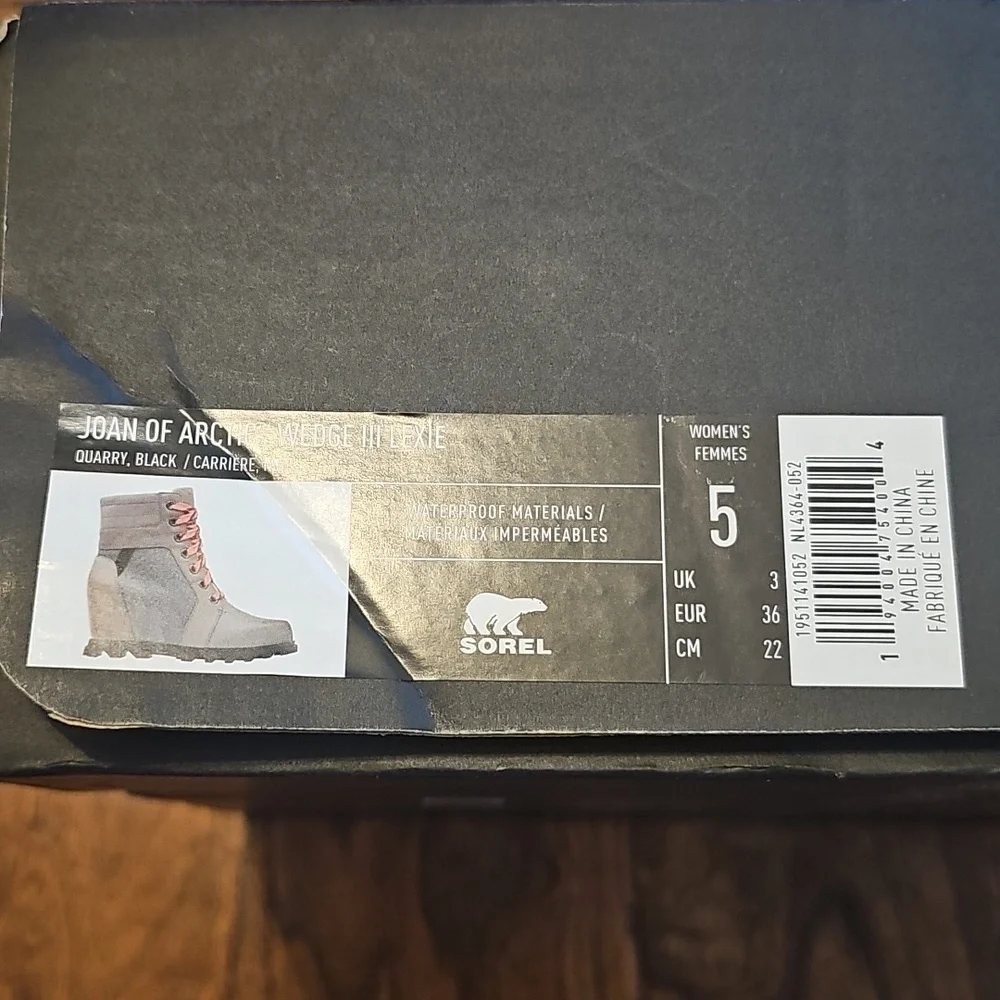 Sorel Quarry Boots with Pink/orange Laces - Picture 4 of 4